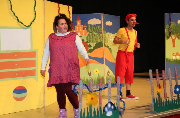 Garnizon Sinema Salonunda 